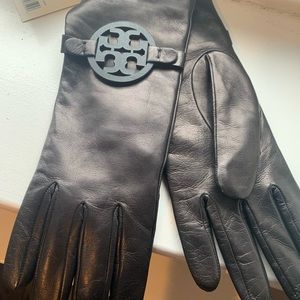 Women’s leather gloves